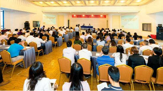 埋頭趕路，也要抬頭尋道