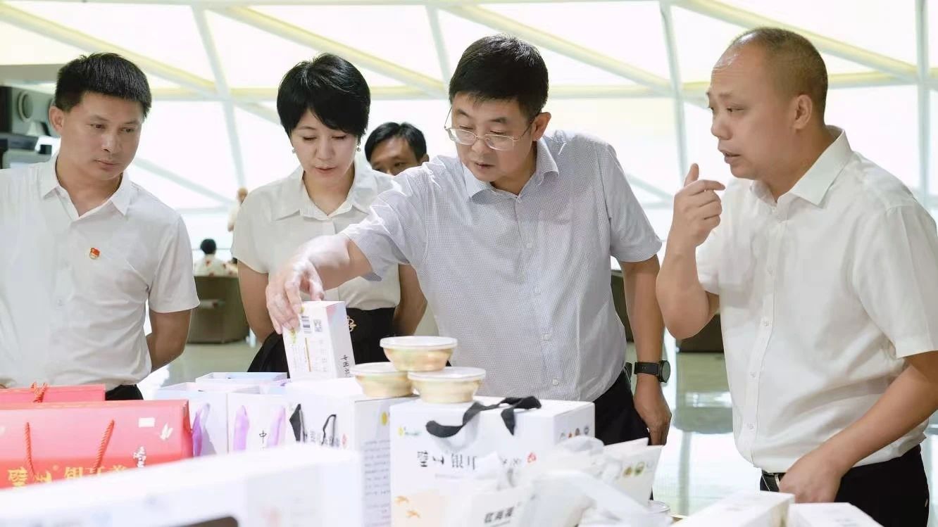 黨建引領(lǐng) 縣企共興——省尊龍凱時集團(tuán)奮力打造托底性幫扶“通江實踐”樣板